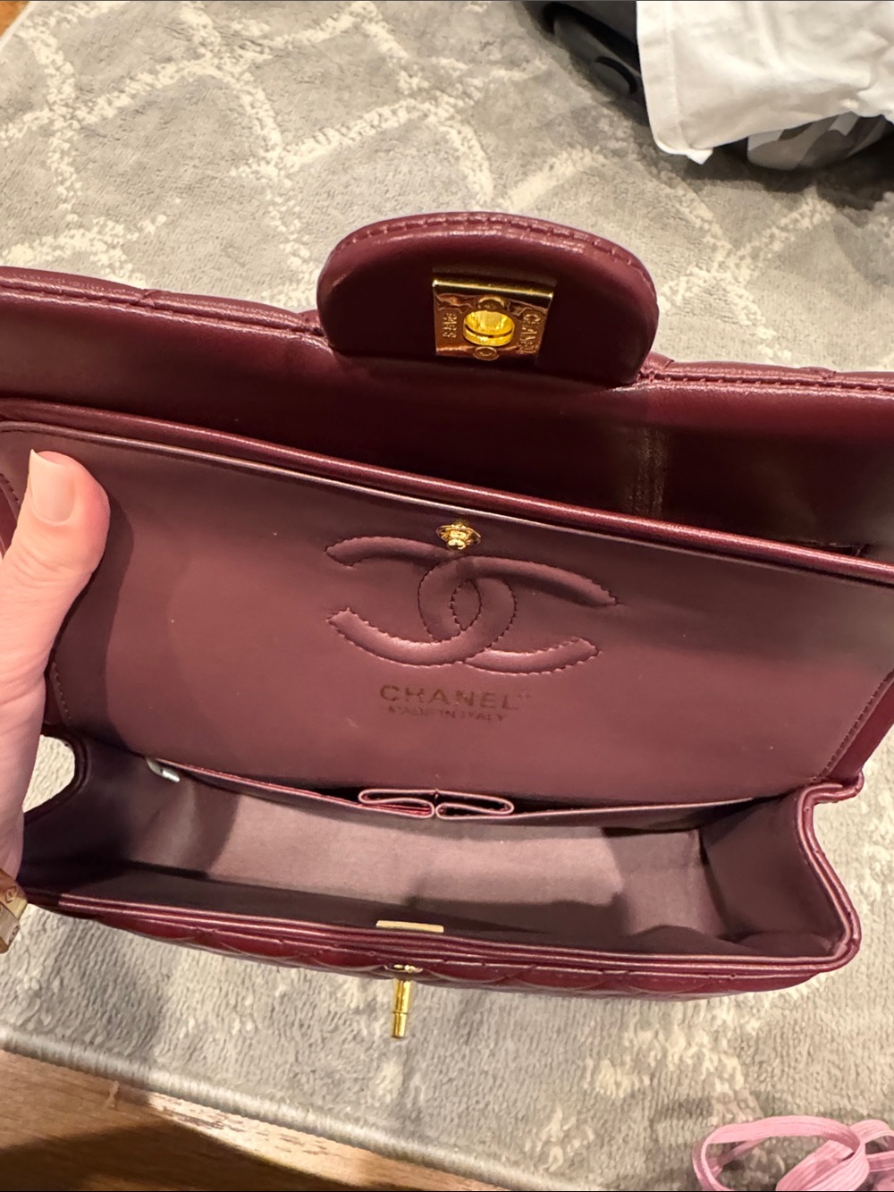 Chanel style maroon and gold small classic flap - Picture 10 of 12